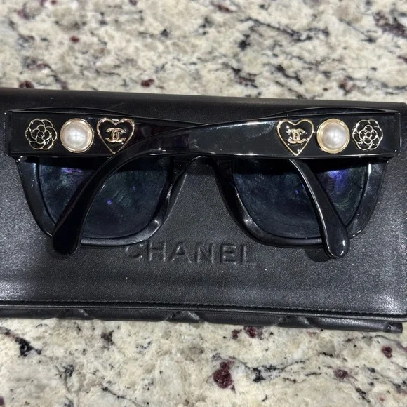 CHANEL Black and Gold Sunglasses with Signature Embellishments Chanel Vintage Gold CC Logo Sunglasses Black GHW – Bag Religion main image 2